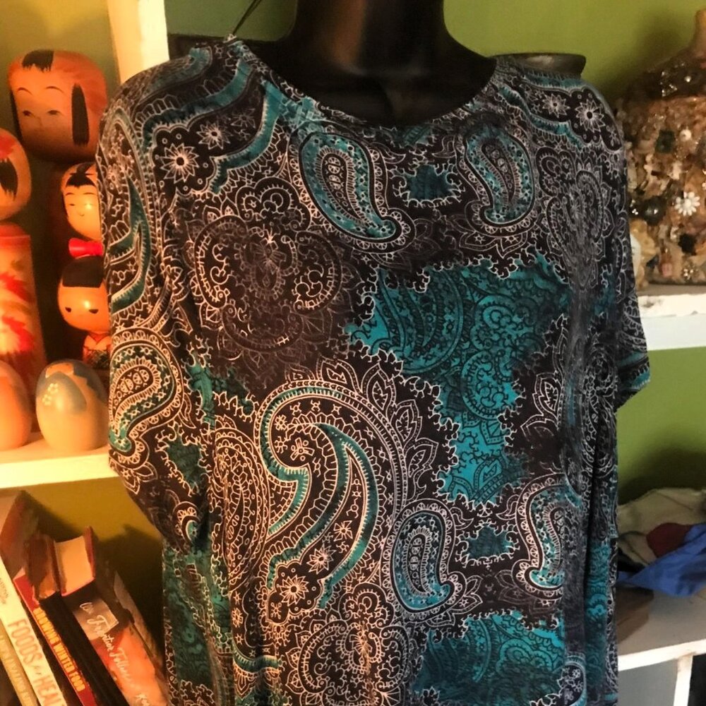 Jones & Co Plus Size Long flowy Top 2X